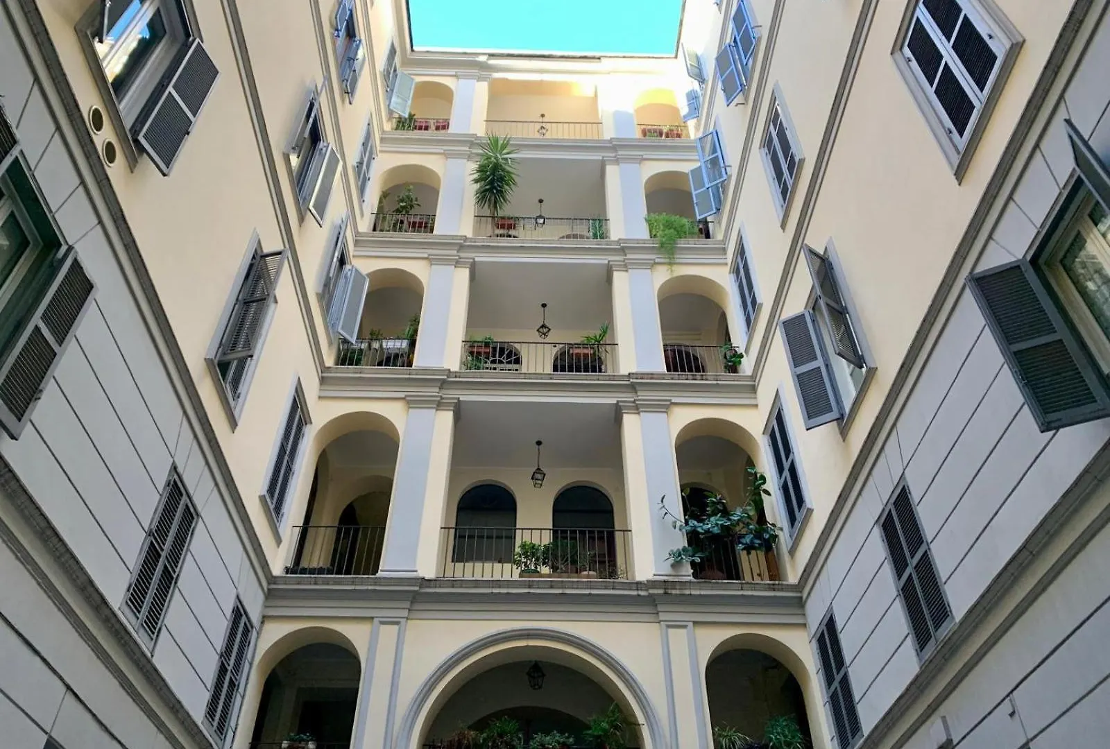 A Due Passi Dal Colosseo Rome Appartement